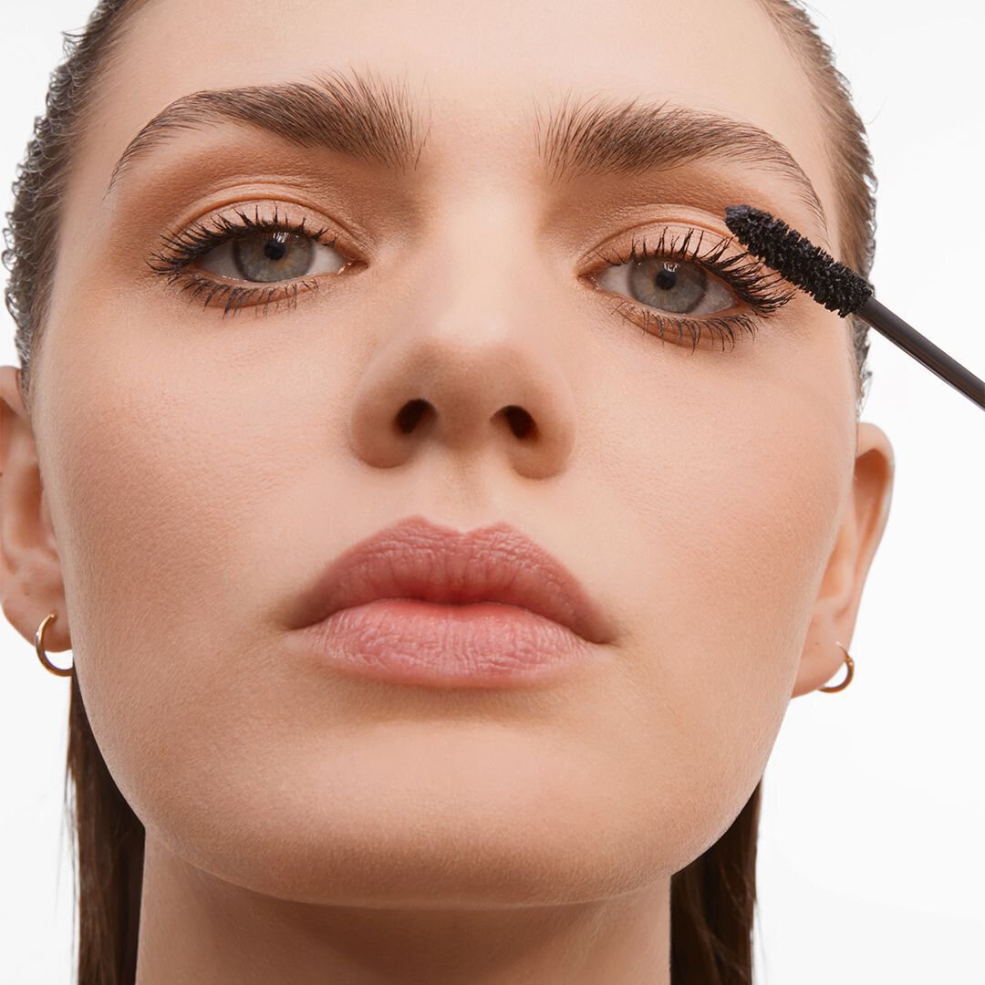 ARTICLE 21 - FALSE LASHES MASCARA