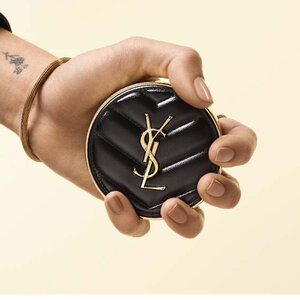 Le Cushion Encre de Peau