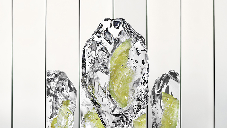 YSL MYSLF Eau de Parfum ingredient: fresh accord, with vibrant lime slices encased in clear, sparkling ice.